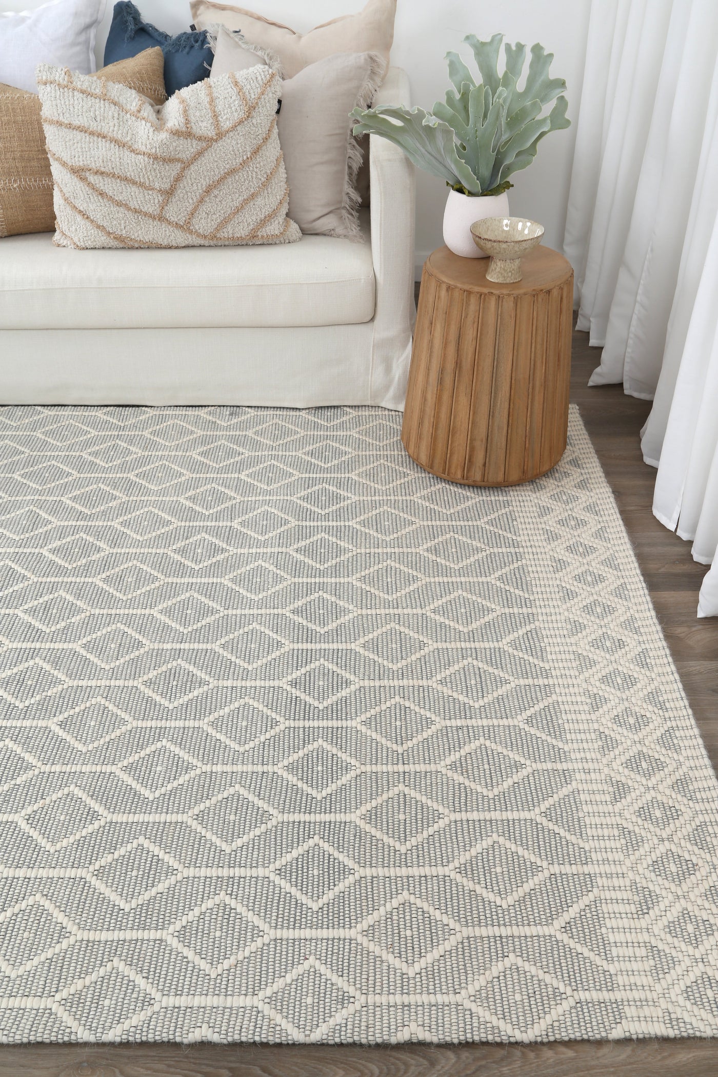 Copacabana Lattice Light Grey Wool Rug