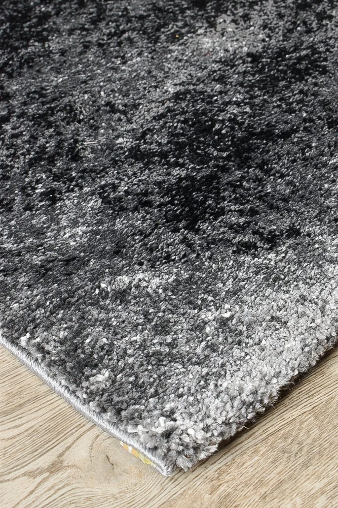 Dahlia 37 Dark Grey White Rug