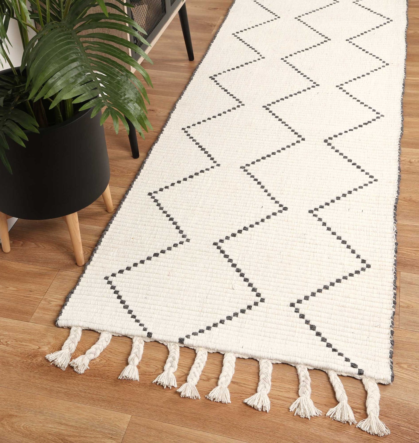 Anjuna Zig-Zag Wool Blend Cream Rug.