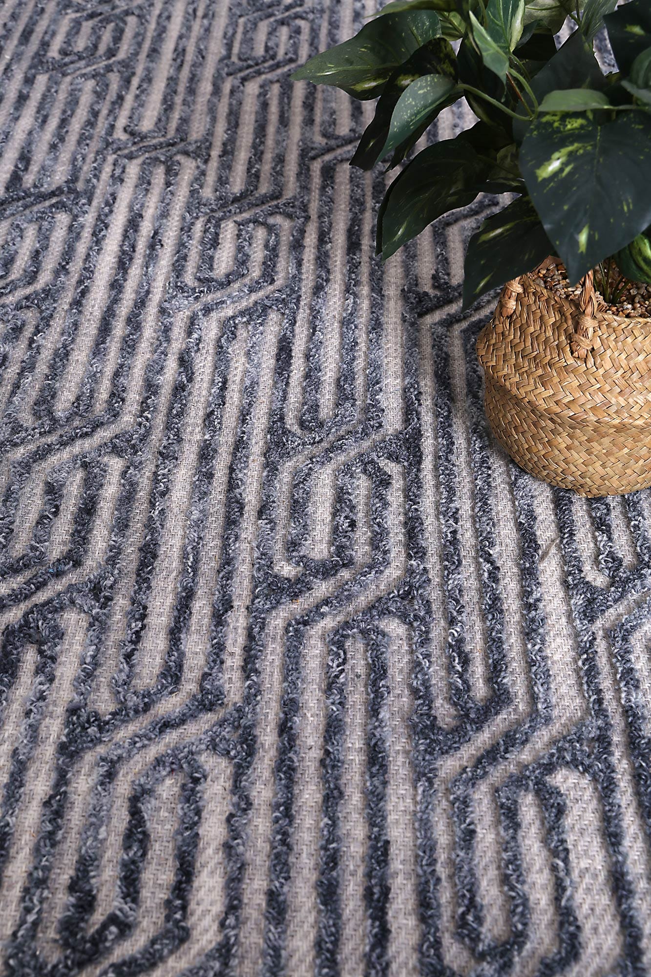 Mirabella Almeria Blue Contemporary Rug.